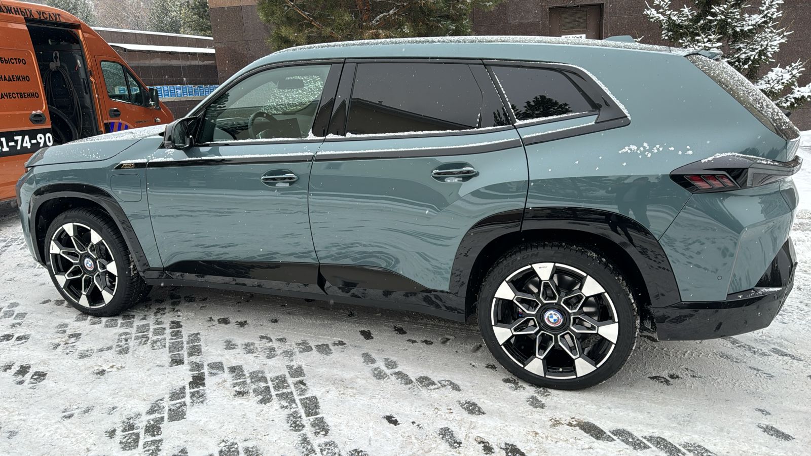 BMW XM G09 на 22" кованых дисках нашего производства фото 1
